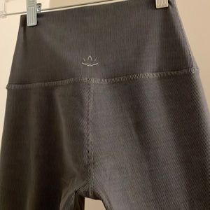 Beyond Yoga Textured Leggings
